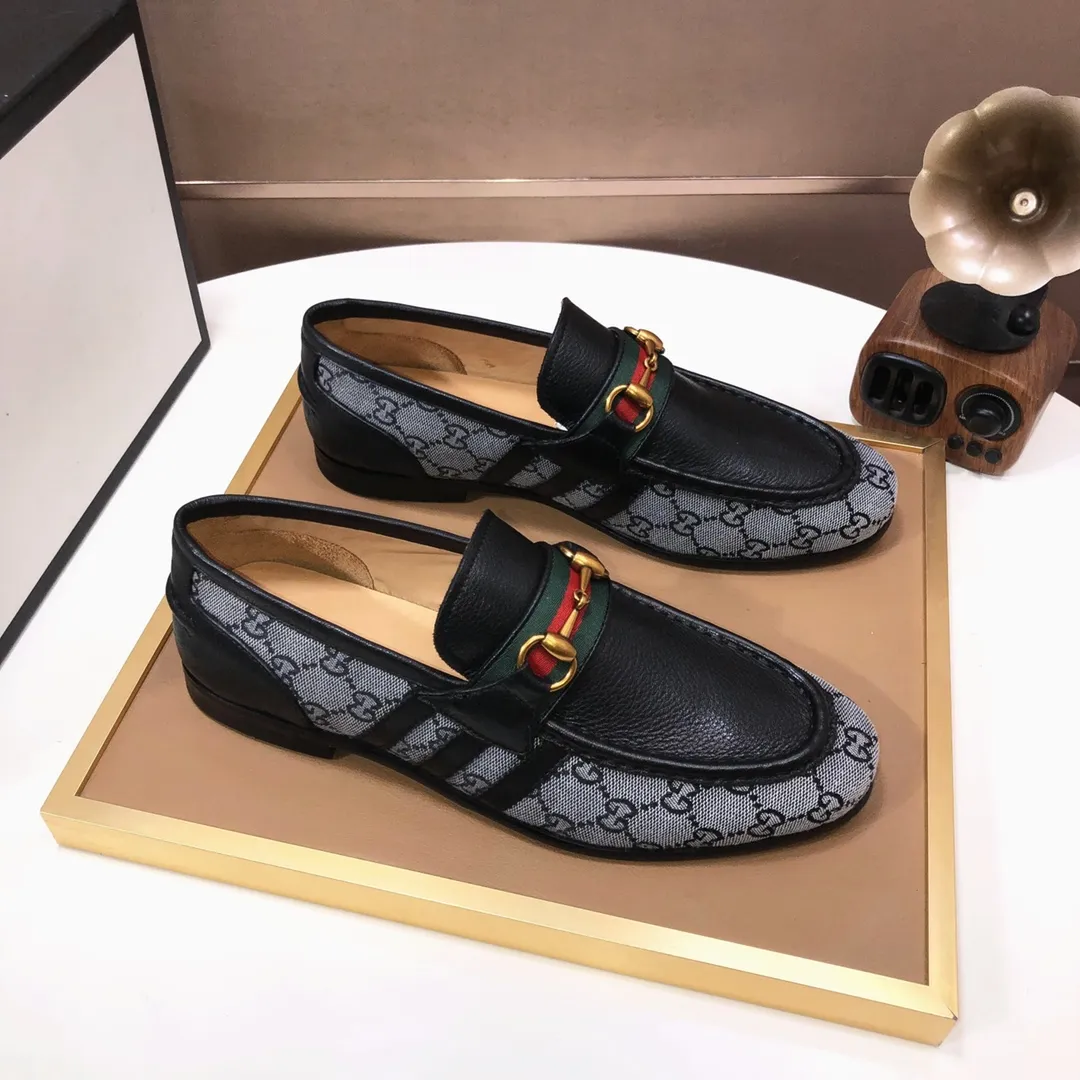 Men's shoes 💰600💰 Brand: GUCCI (Gucci) Standard size: Men's size 38/44 (45 can be customized) Grade: Same as the official website Original quality Material: Original cowhide Water-dyed cowhide lining Original rubber outsole Style category: Men's fashionable casual leather shoes Distinguished big-name luxury elements Top luxury Color: Actual picture